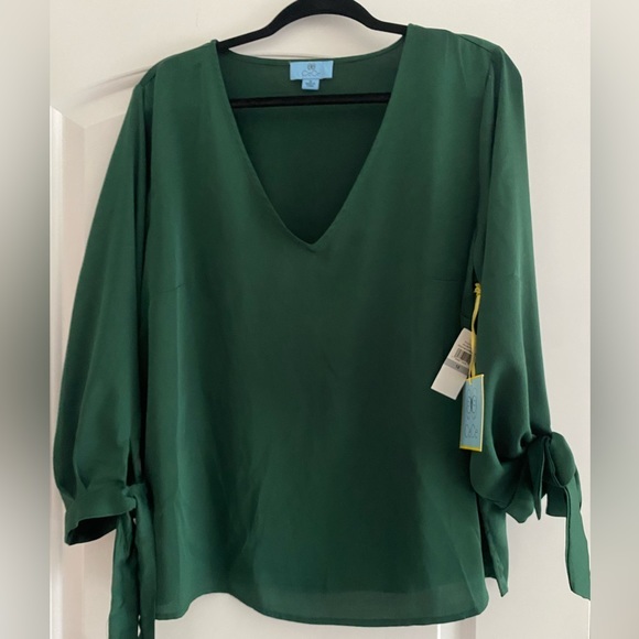 CeCe Tops - Cece plus tie sleeve blouse‎
